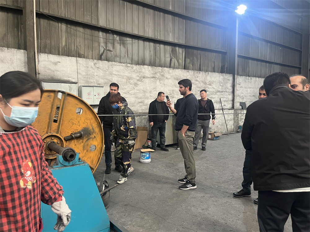 伊朗客户考察学习定货为主题 图片发你微信